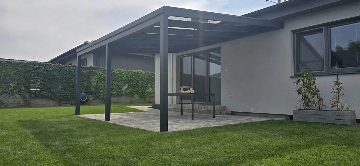 Hliníková pergola 5x4,2 m s bezpečnostným sklom, Suchá nad Párnou.